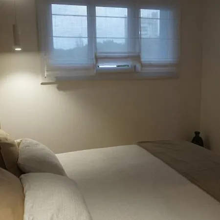 T 3 Place Des Palmiers Les Pins *